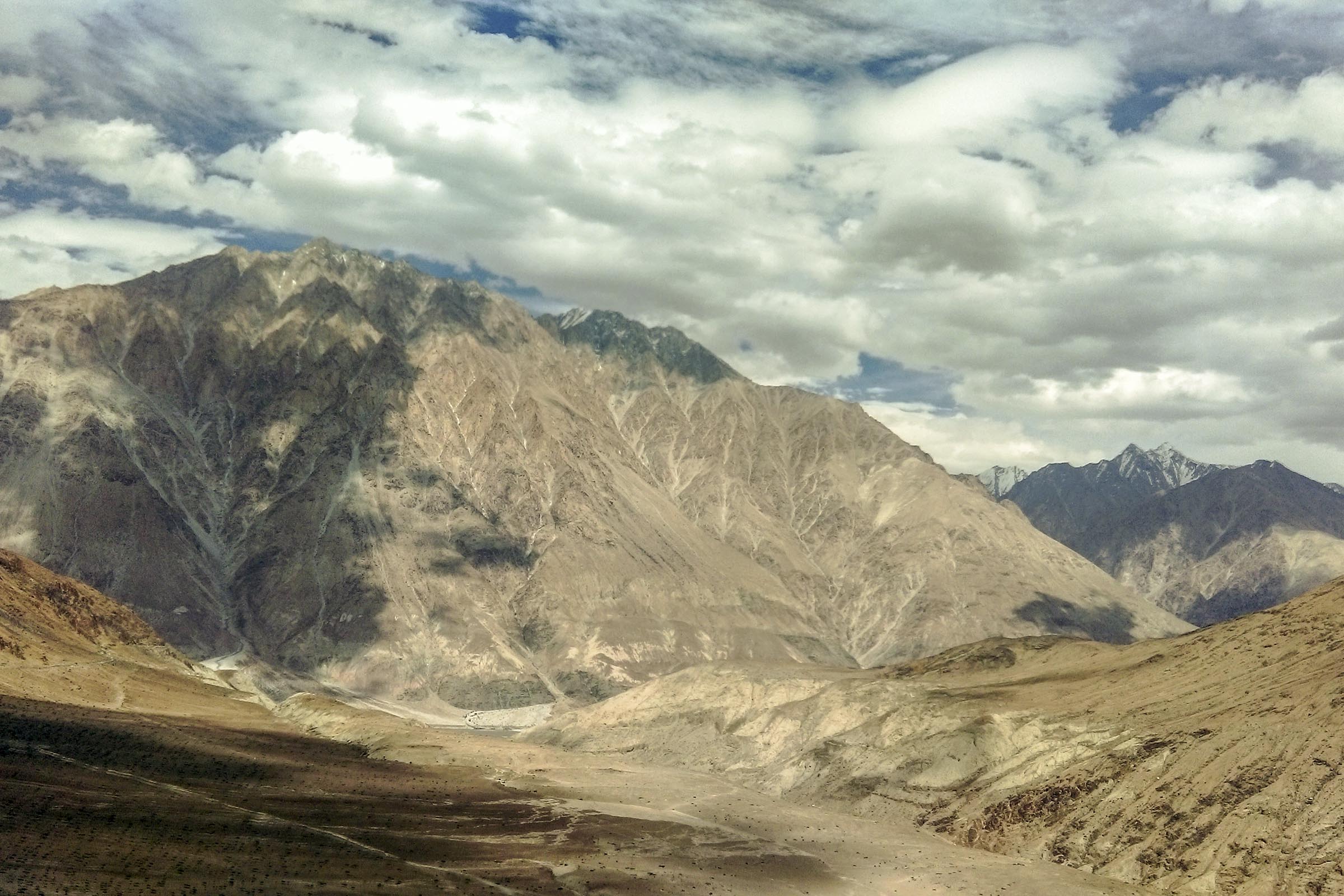 Road to Diksit Monastery