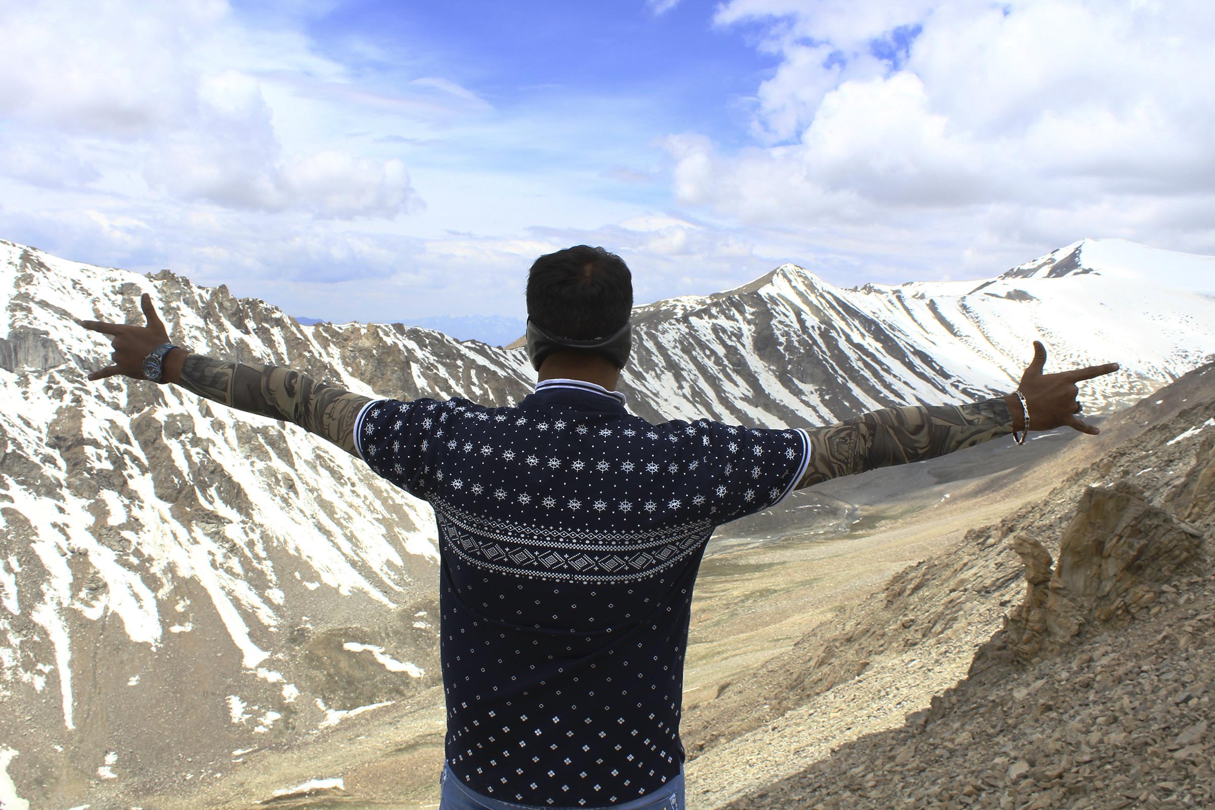 Scenic view at Khardungla Pass