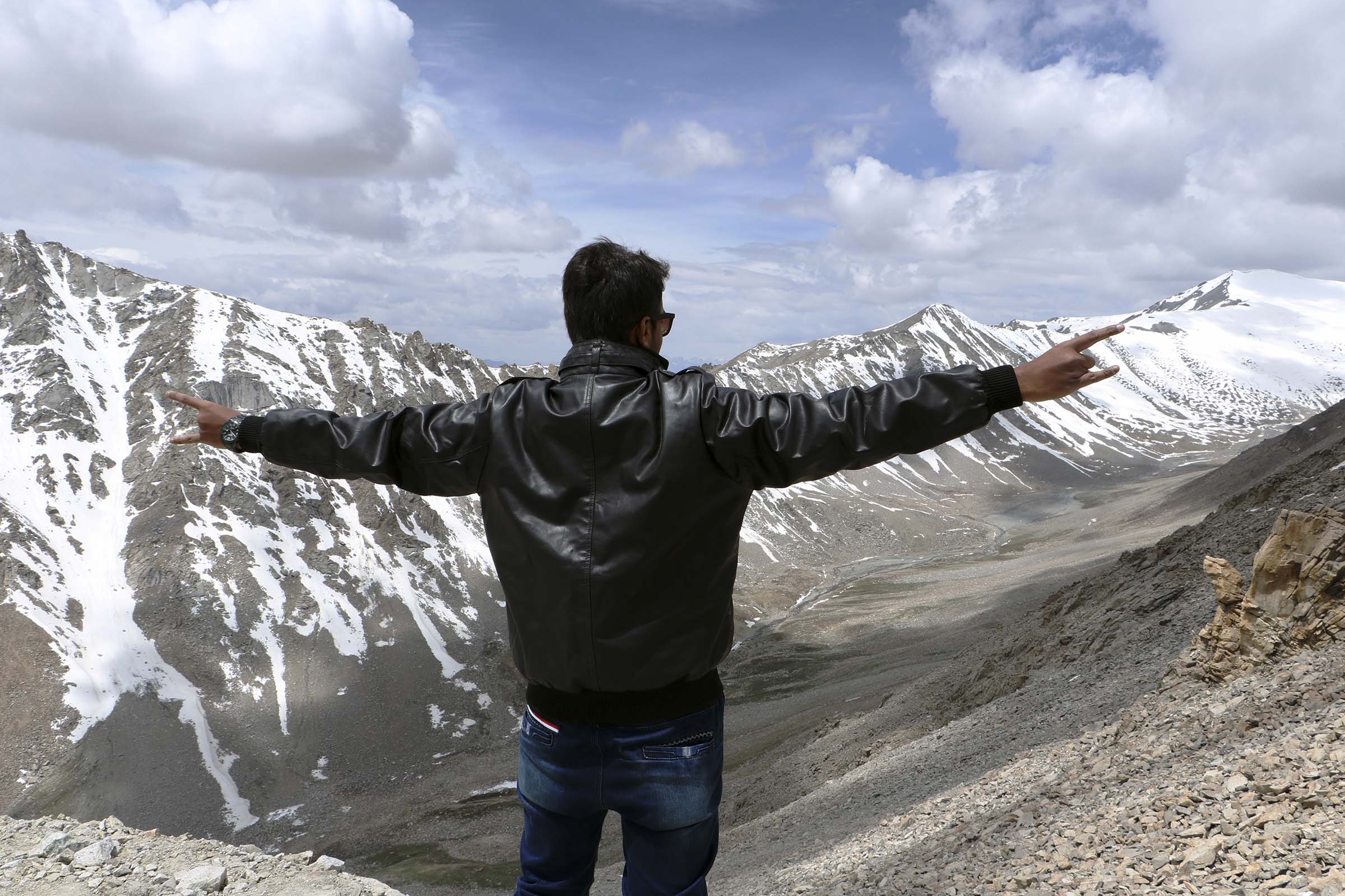 Scenic view at Khardungla Pass